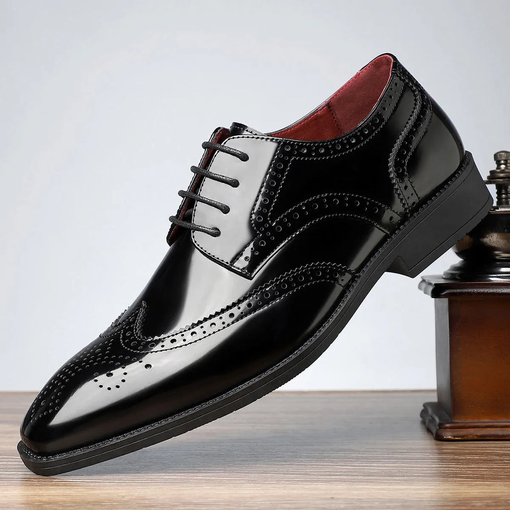 Men's retro British leather shoes with pointed toe and carved detailing, available in five colours, sizes 39-48