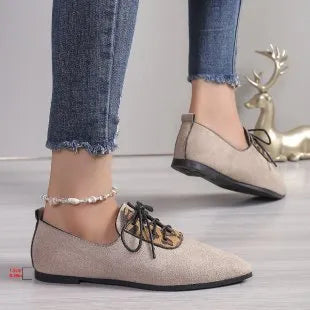 Beige leopard print plus-size women's pumps with pointed toe design on rubber sole