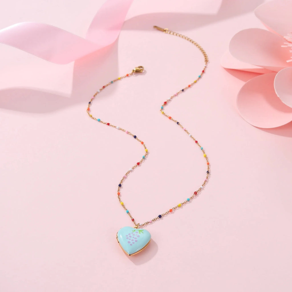 Gold-plated stainless steel necklace with heart-shaped fruit pendant in adjustable 41-50cm length