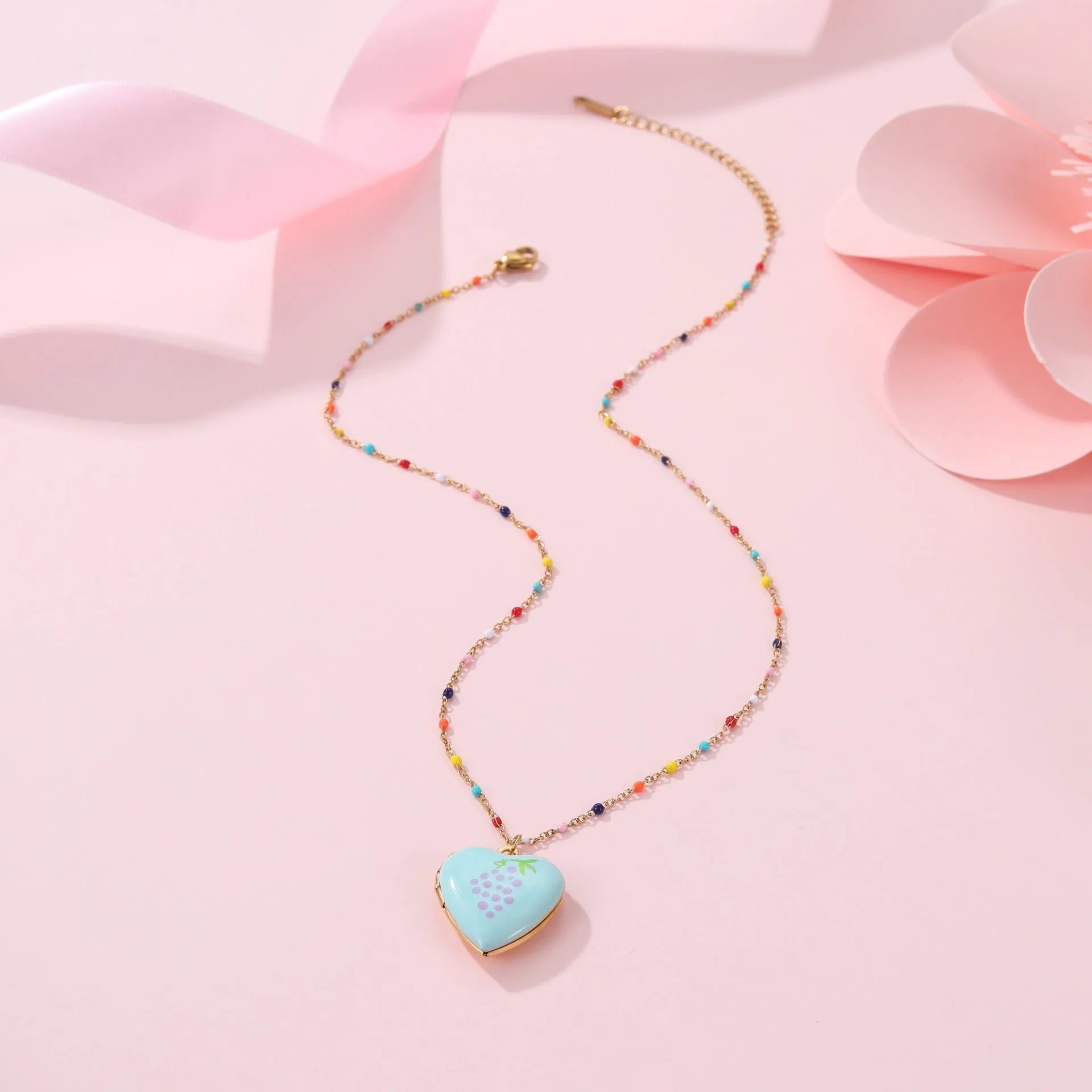 Gold-plated stainless steel necklace with heart-shaped fruit pendant in adjustable 41-50cm length