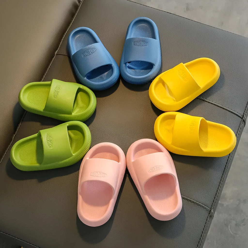 Children's EVA non-slip home slippers in mixed colours with injection moulded soles