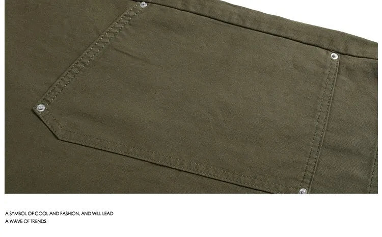 Casual wide-leg cropped workwear shorts in apricot colour with a mid waist and rivet detail