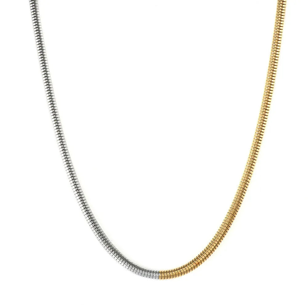 Golden snake bones chain necklace with geometric design for women's hip-hop fashion