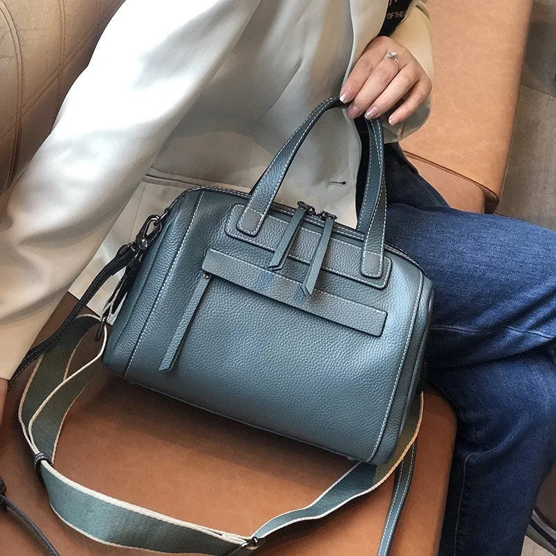 Genuine leather shoulder messenger bag with lychee pattern in horizontal square shape