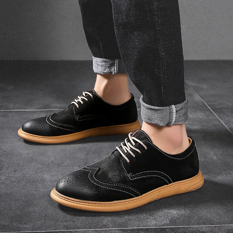 Men's business formal leather shoes in black with retro lace-up design and leather stitching details