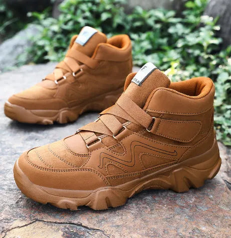 Men's lace-up casual shoes in multiple colours with cushioned footbed