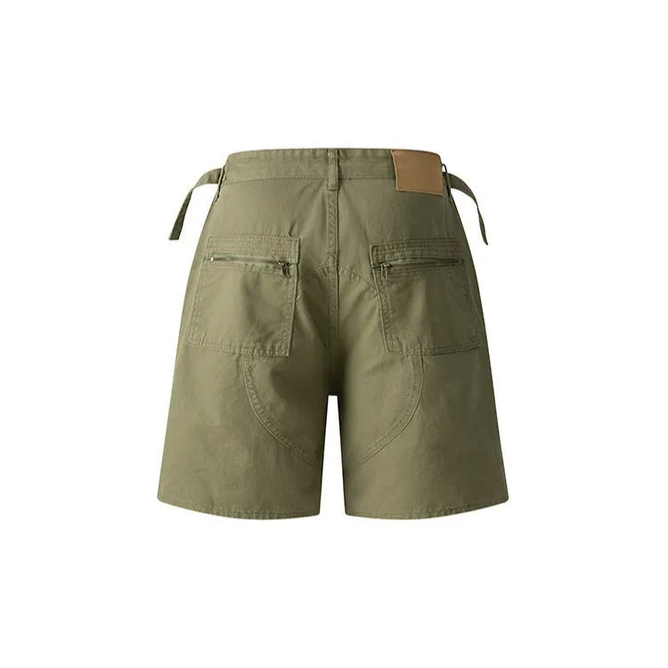 Retro loose-fit workwear shorts with a zipper, made from washed cotton cloth.