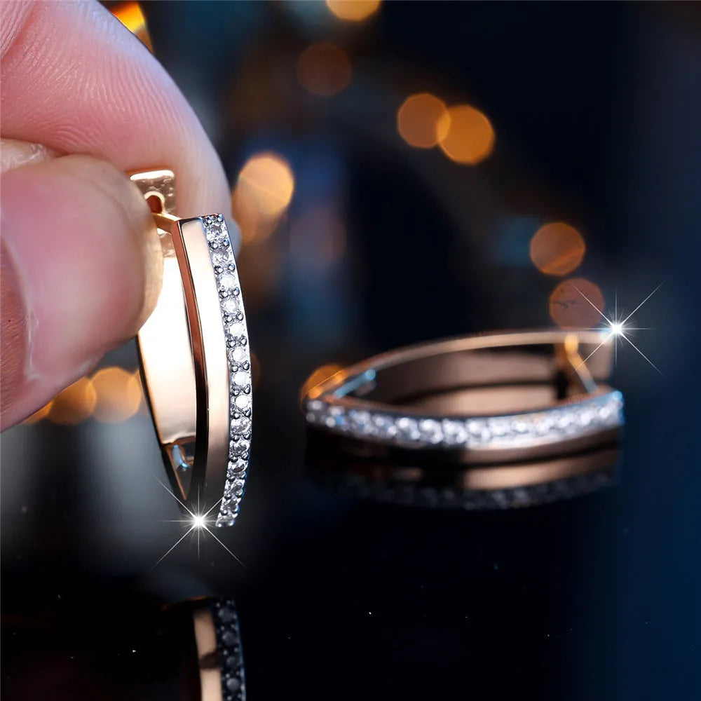 Women's geometric V-shaped champagne gold ear clips with clip-on design