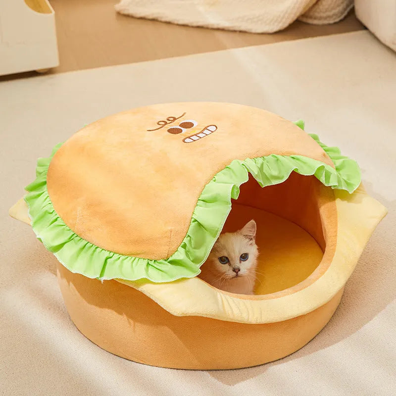 Medium-sized cat kennel with removable roof panel and waterproof base for indoor and outdoor use