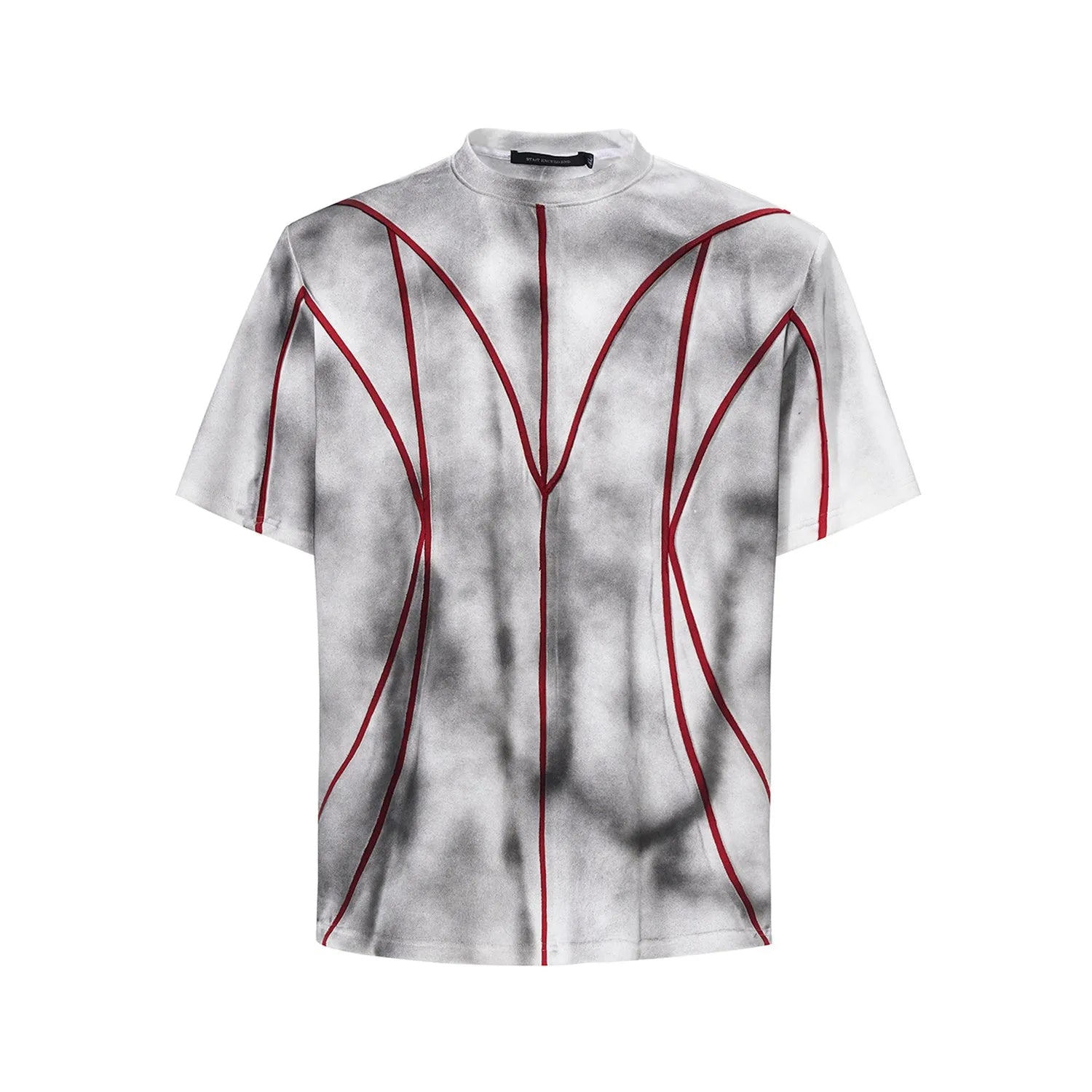 Padded shoulder short sleeve T-shirt with three-dimensional line patchwork pattern and round neck collar