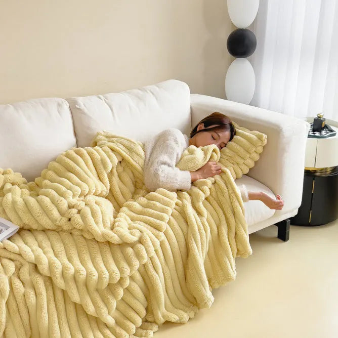 Double-sided thickening bubble velvet faux rabbit fur blanket in various colour options