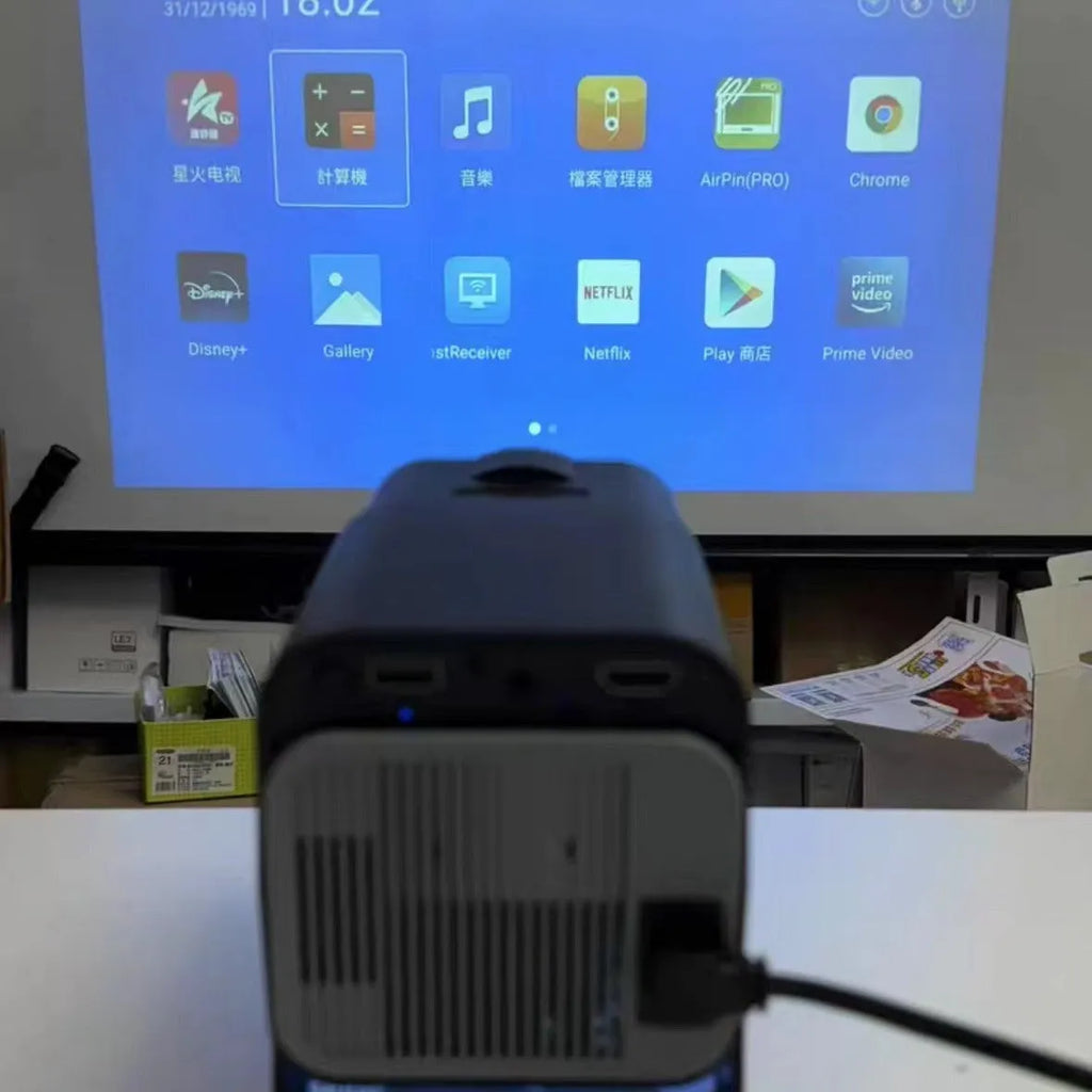 720p HD wireless home projector for gaming and entertainment projection