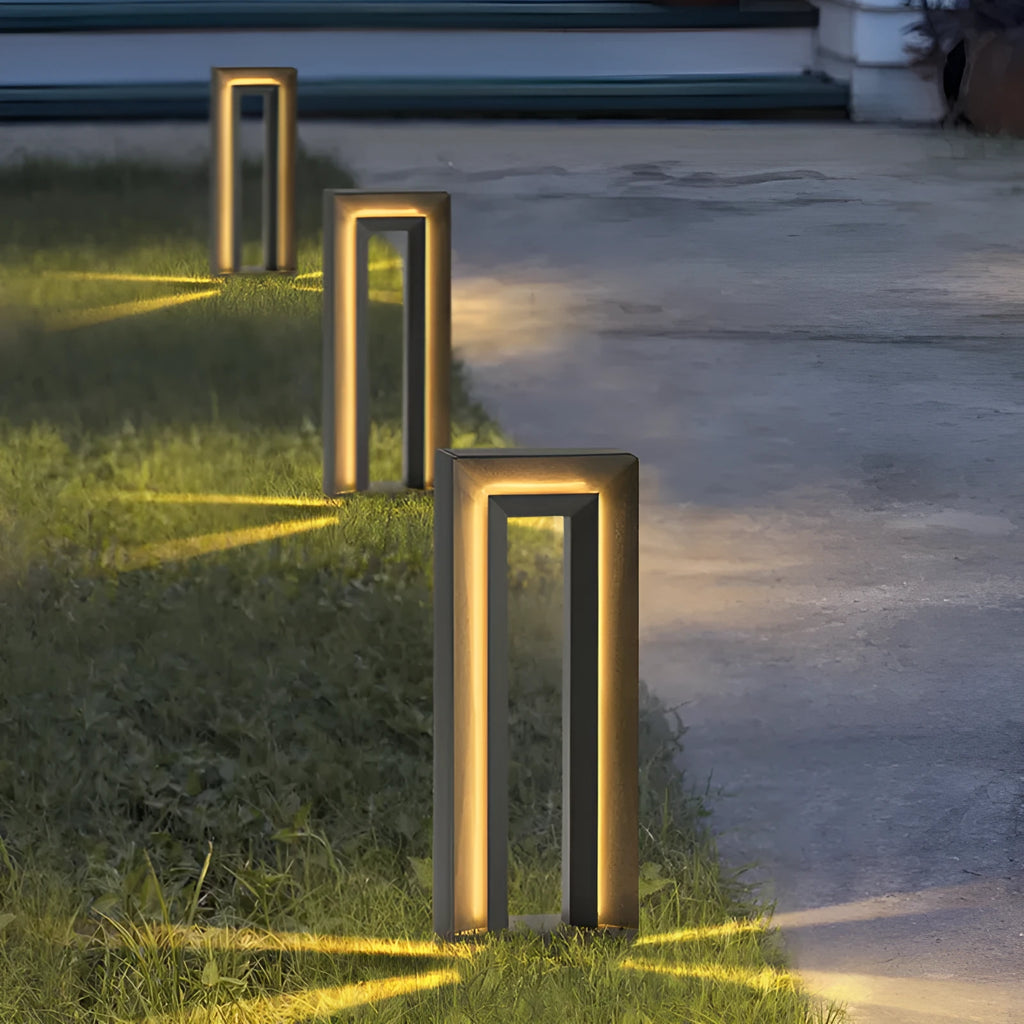 Square stainless steel outdoor garden lamp with geometric design and solar panel