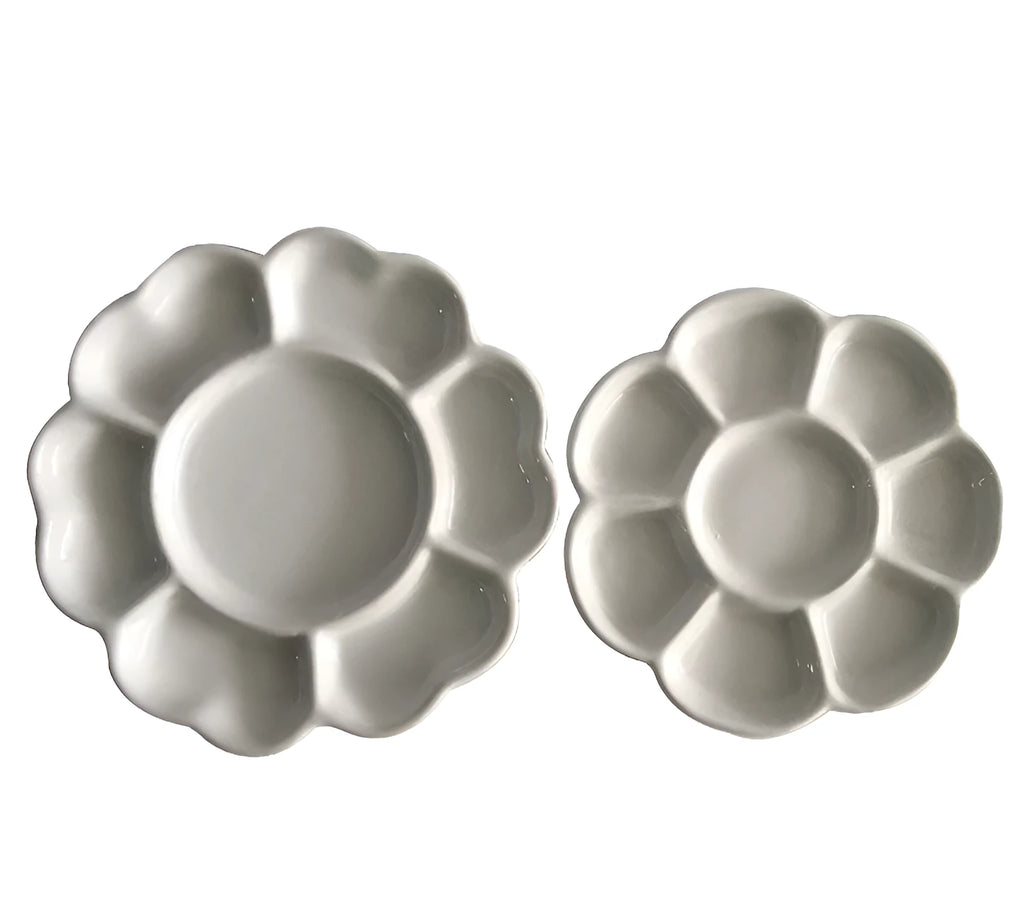 White ceramic painting palette with plum blossom design for watercolour acrylic oil paints