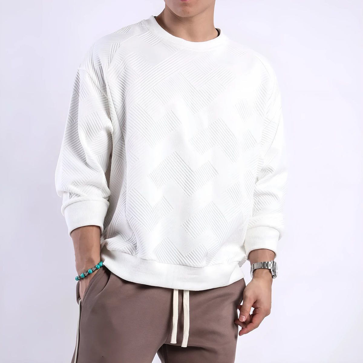 Men's twill jacquard long-sleeved loose fit sweater in army green colour with round neck