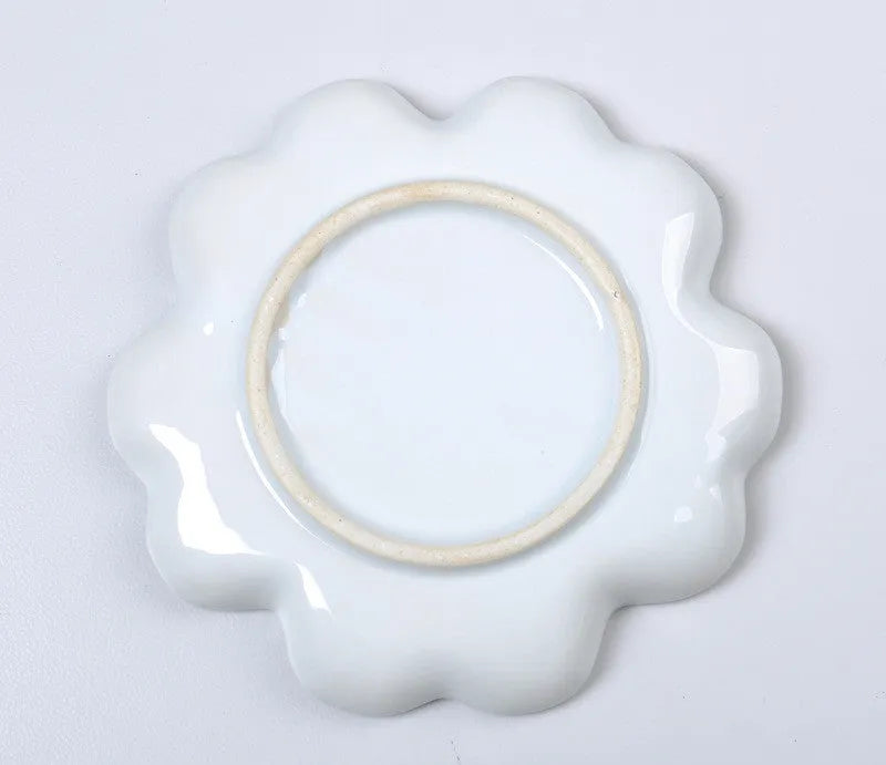 White ceramic painting palette with plum blossom design for watercolour acrylic oil paints