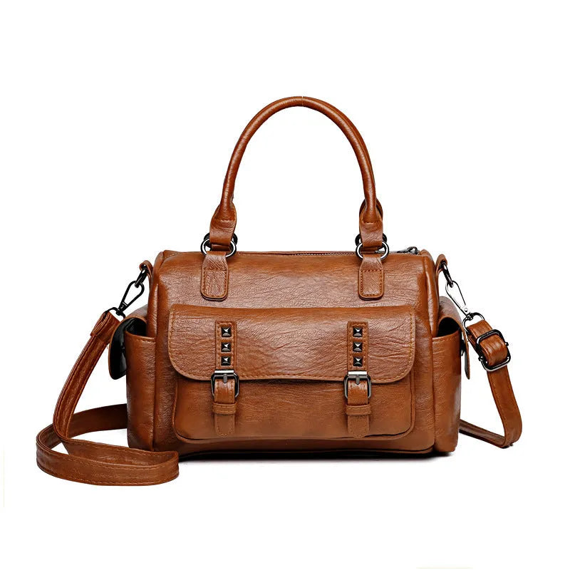 Large capacity vintage messenger bag in horizontal square shape with contrast stitching