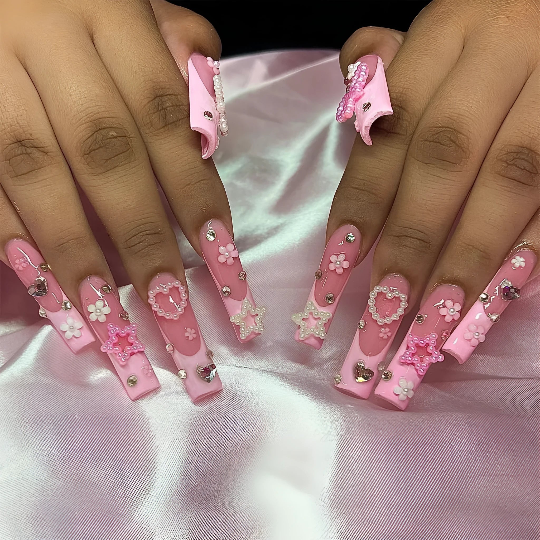 Pink decorative nail with French pattern and bow accent, 0.9cm water pipe design