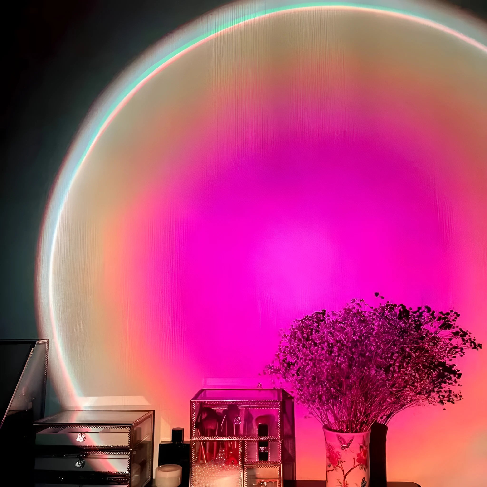 Rechargeable rainbow sunset projection lamp with USB power option in sunset red colour