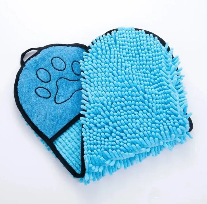 Blue pet bath drying towel for dogs and cats, 62 cm long by 23 cm wide.
