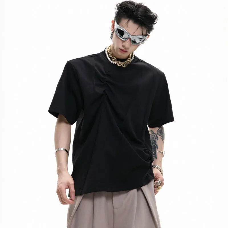 Men's loose-fit cotton T-shirt with three-dimensional pleats and asymmetric stitching in solid colour