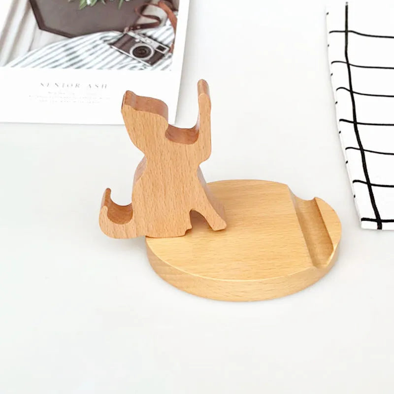 Resin animal-themed mobile phone holder with lazy bracket design for desk organisation