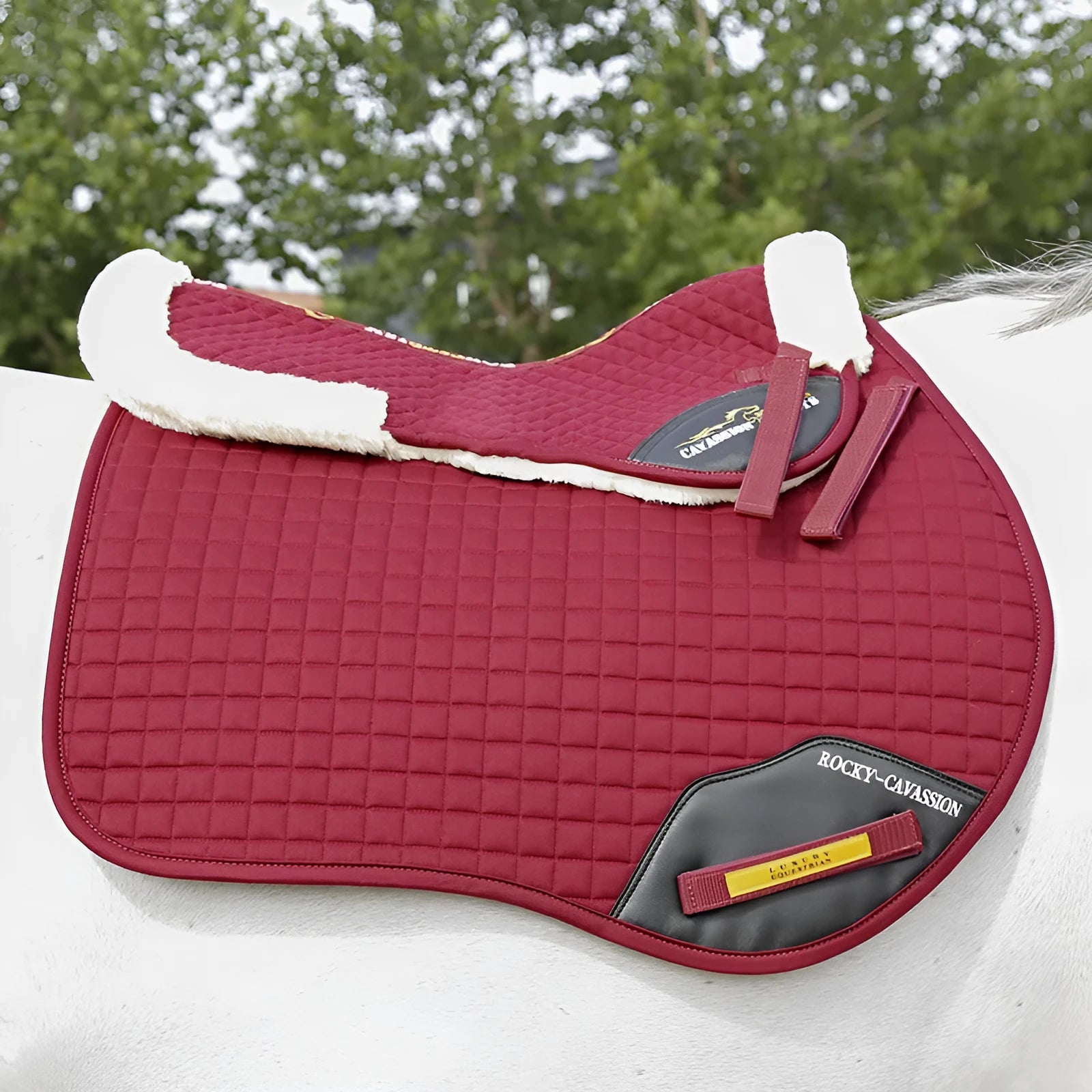 Wool riding saddle pad for shock absorption and waist protection during equestrian and cycling activities