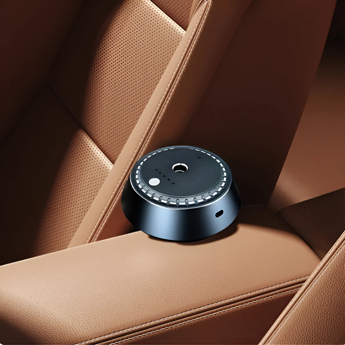 Black metal USB car aroma diffuser with 30ml capacity and compact design