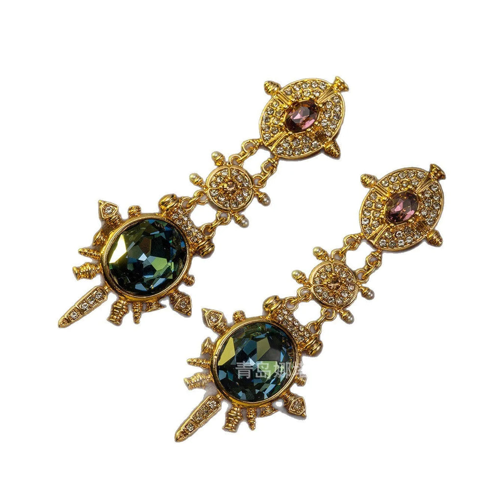Geometric round gold-coloured stud earrings with diamond-treated alloy surface and retro elegant design