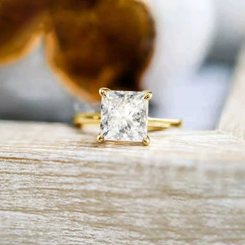 Polished geometric round ring for women in 925 silver, shown in gold, rose gold, and silver colour finishes.