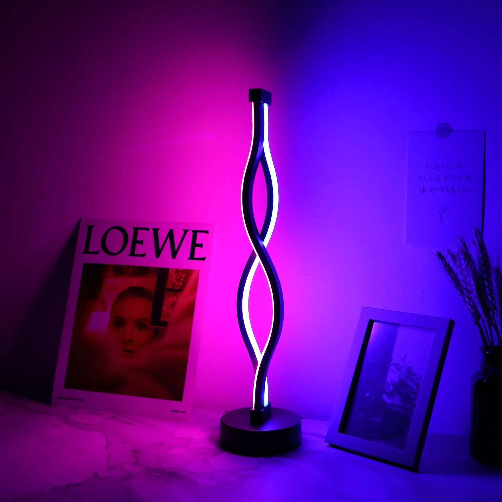 Black aluminium desk lamp with three-colour dimming button and touch control