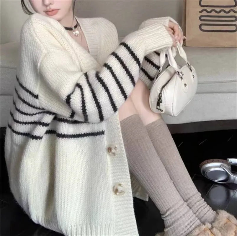 Collar button cardigan with 3D pattern in polyester fabric, Japanese Korean casual style