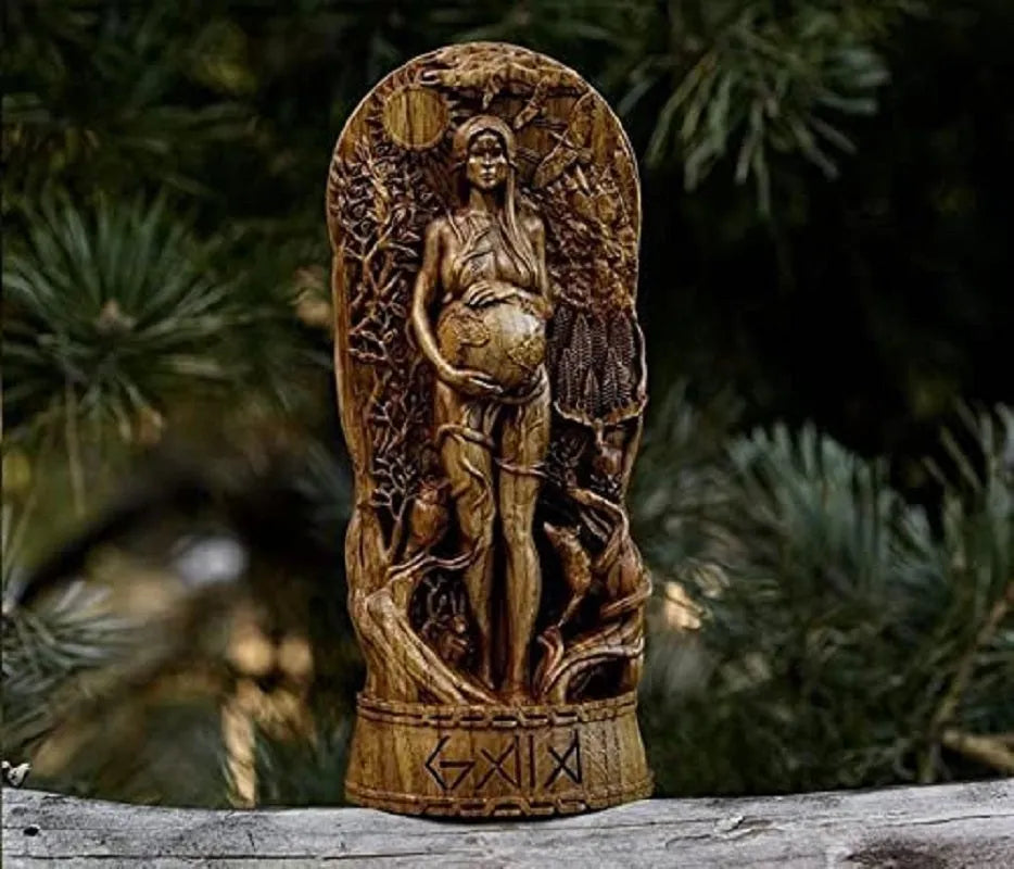 Detailed resin Greek goddess statue on a 9x3 cm base, standing 22 cm tall in a hand-painted finish.