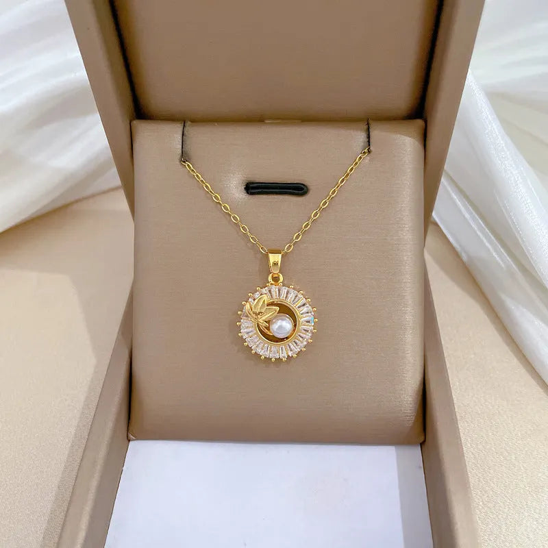 Titanium steel geometric jewellery set with square pendant necklace and gold-plated stud earrings