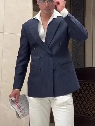 Men's striped double-breasted polyester blazer in regular fit with classic design