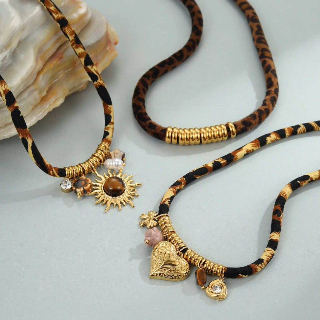 Leopard series stainless steel women's necklace with geometric pendant and adjustable 41-50cm chain