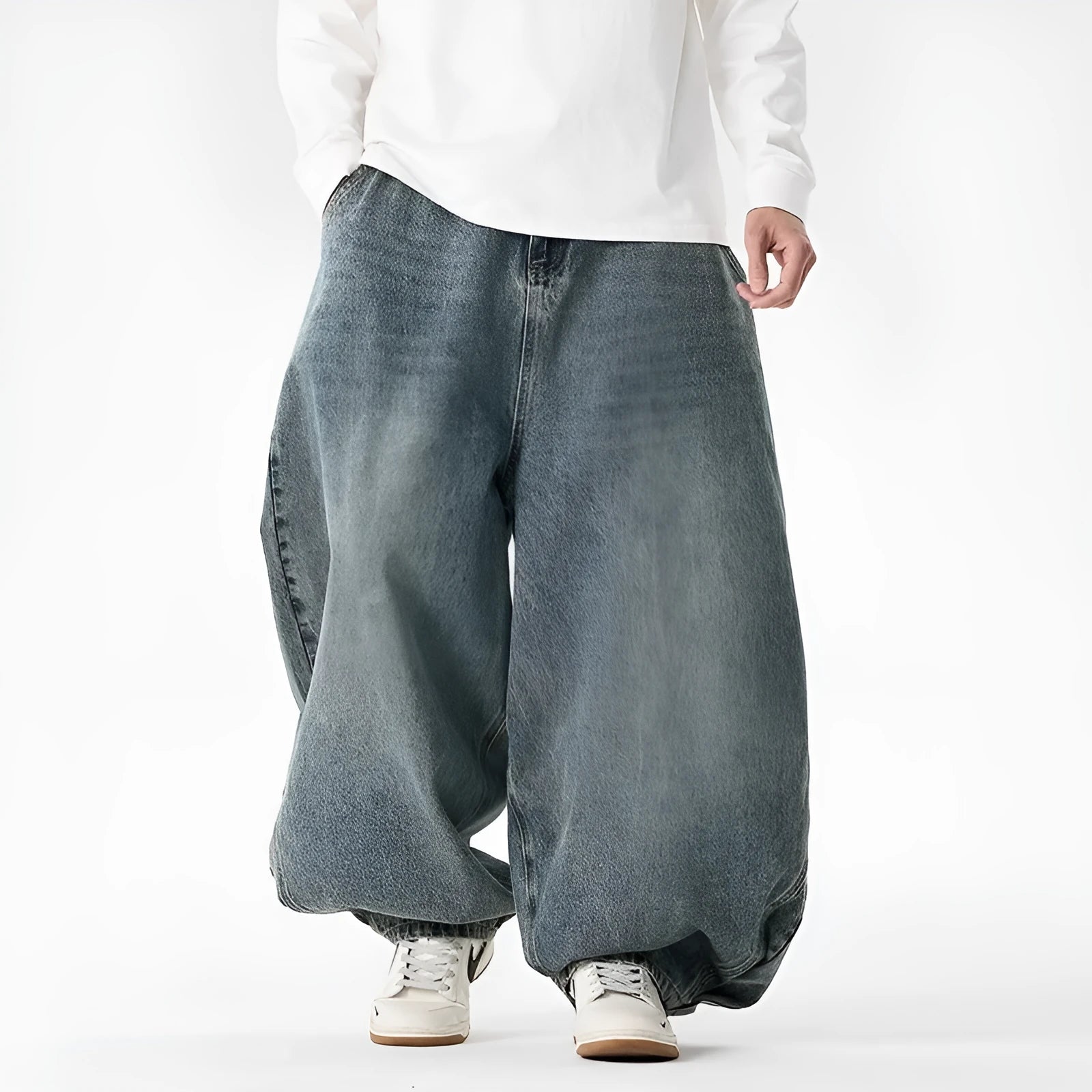 Men's plus size wide leg jeans in American casual style with straight leg opening