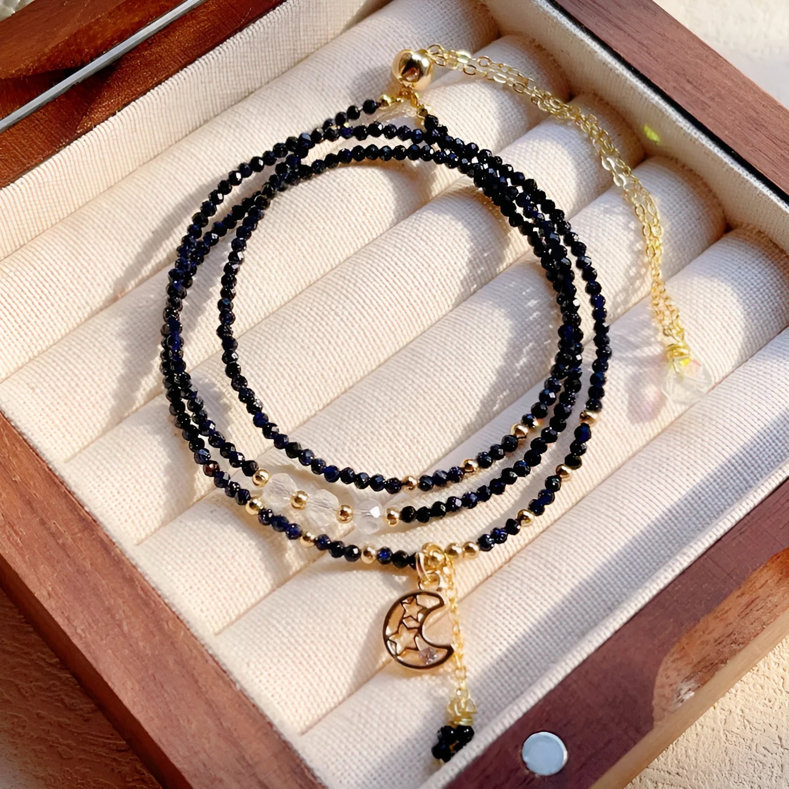 Women's blue sand stone three-ring bracelet with multi-layer design and gold colour details