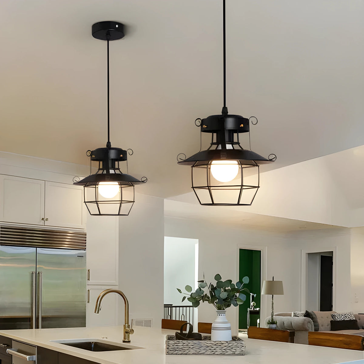 Iron retro single-head lantern droplight pendant lamp for restaurant or corridor.