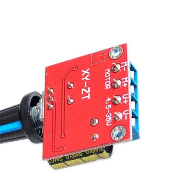 Compact PWM DC motor governor with potentiometer knob for speed control