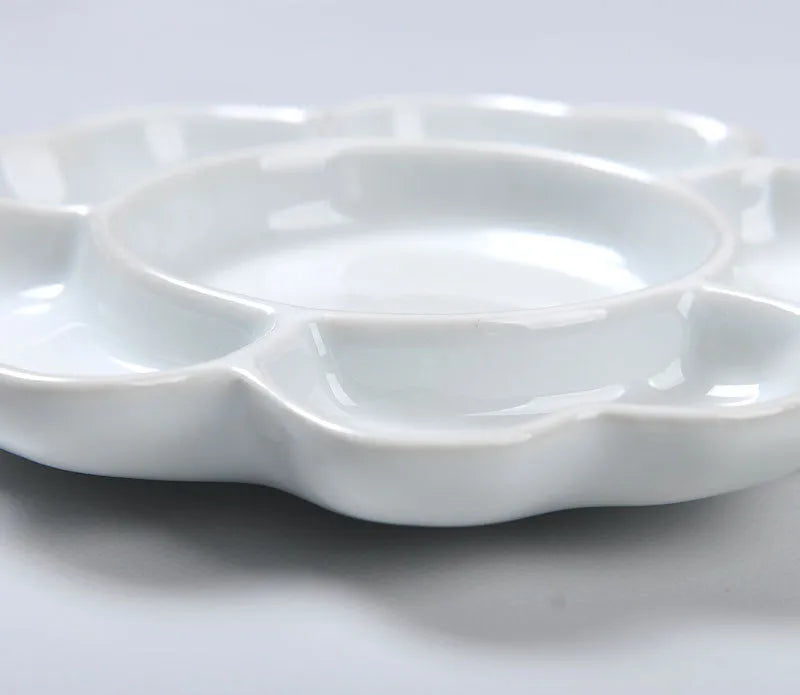 White ceramic painting palette with plum blossom design for watercolour acrylic oil paints