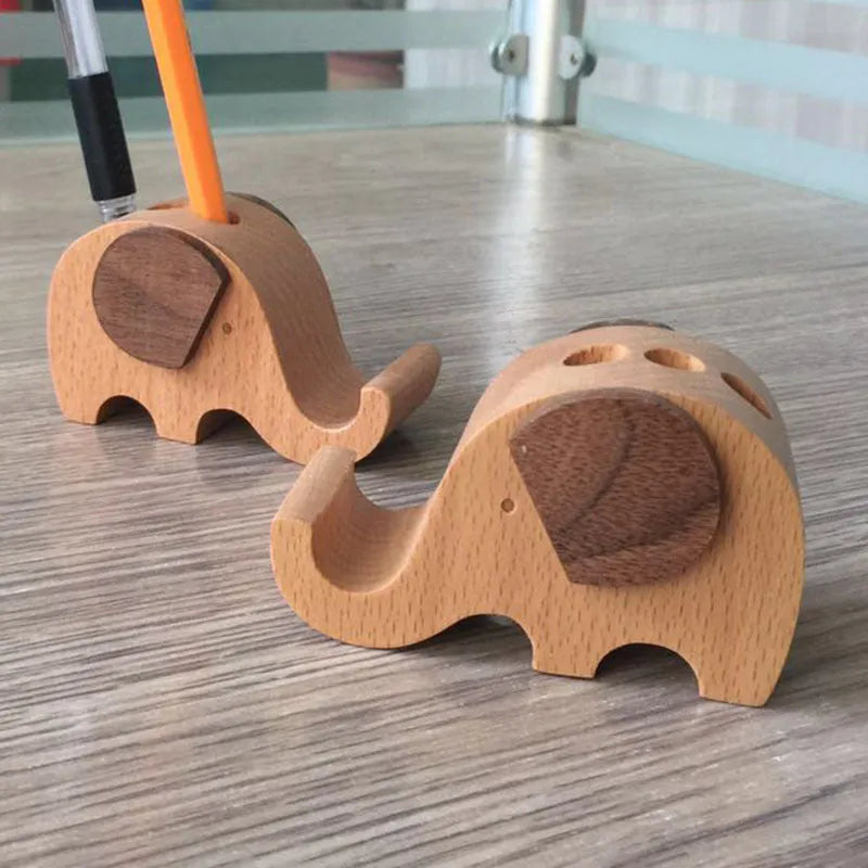 Resin animal-themed mobile phone holder with lazy bracket design for desk organisation