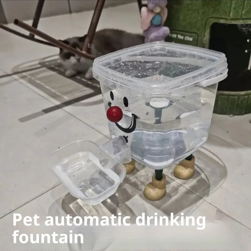 Automatic cat water dispenser in ABS, 3L, red nose yellow green feet or yellow nose orange white feet