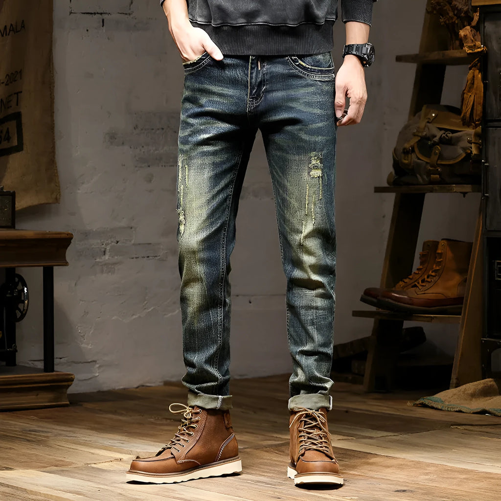 Men's skinny jeans in nostalgic retro colour with zip fly opening and stretch cotton denim fabric