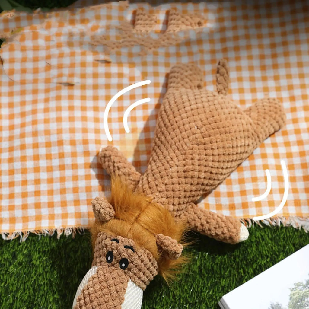 Corn kernel-shaped dog plush chew toy for teeth cleaning with squeaker in green colour