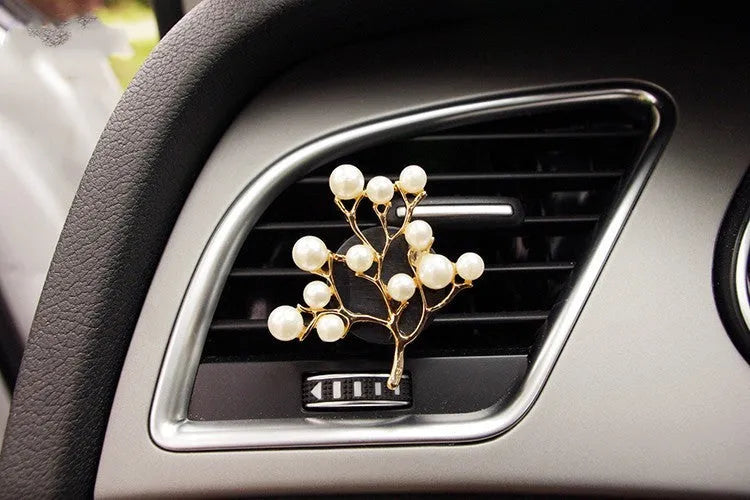 Cartoon car air vent fragrance clip with alloy material and decorative designs