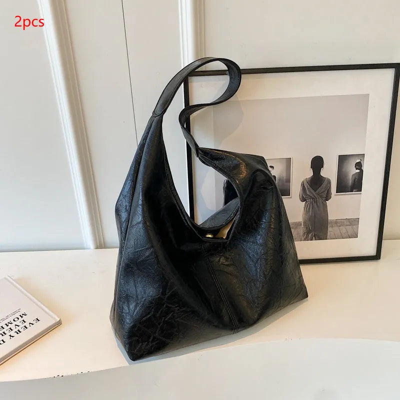 Soft leather shoulder bag in street trend style with large capacity design