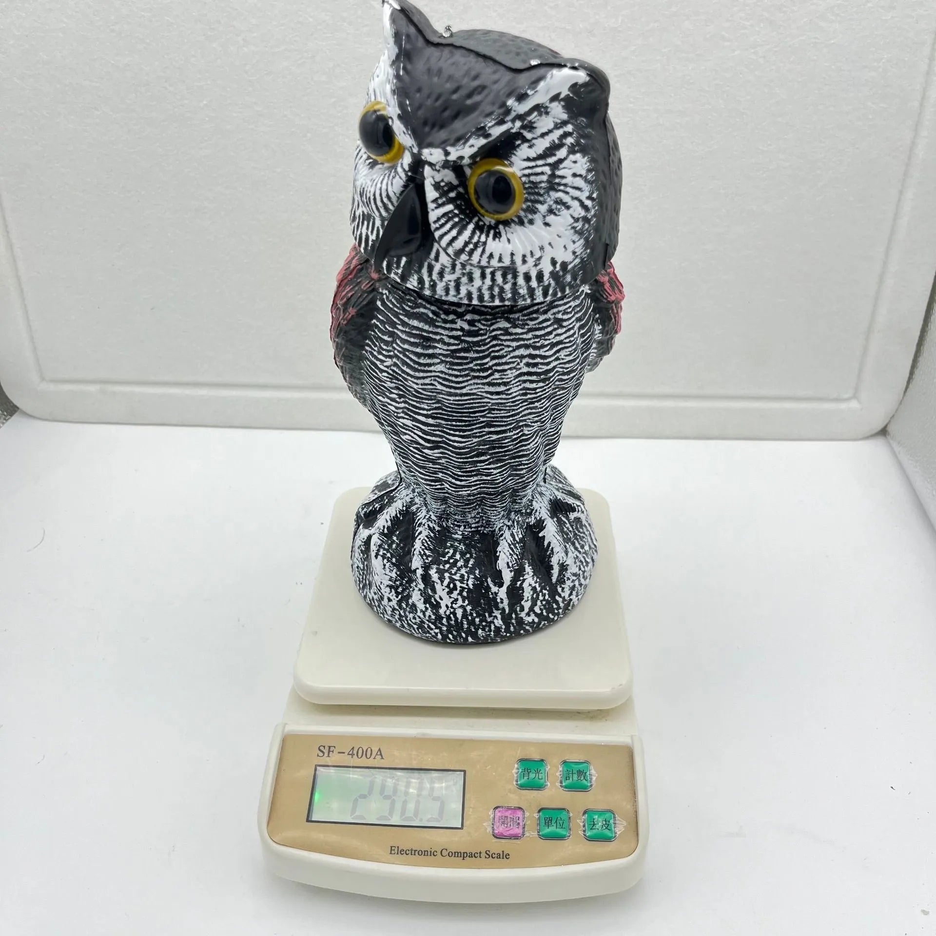 PE plastic owl bird deterrent ornament with shaking head design for outdoor pest control
