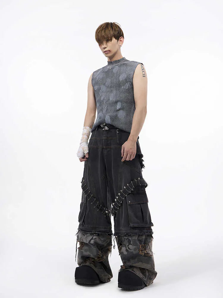 Men's black silver pastebrushing wool vest with turtleneck collar and sleeveless design