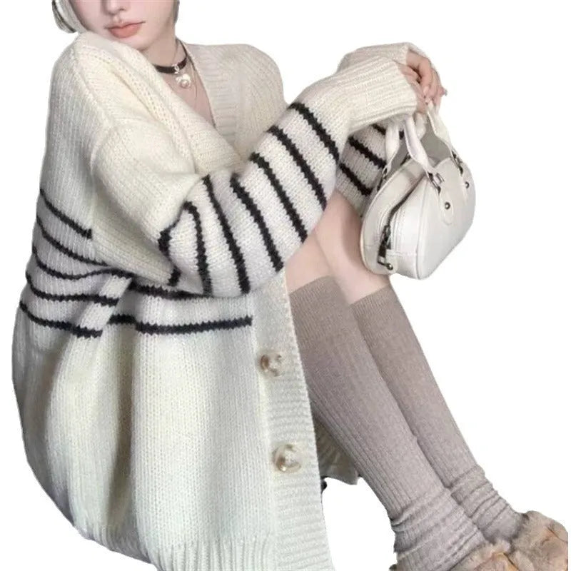 Collar button cardigan with 3D pattern in polyester fabric, Japanese Korean casual style